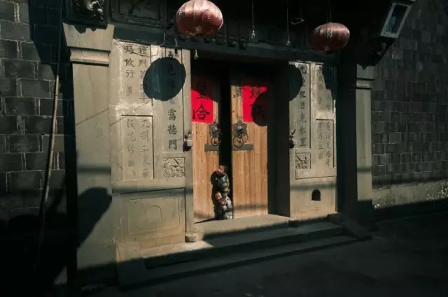 武林风起“百二间”，外表传奇谁主沉浮？