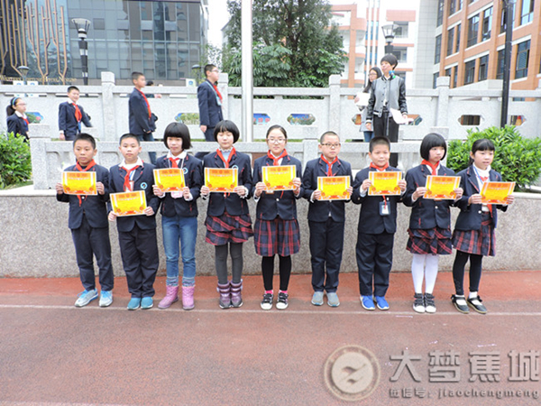 诗韵飘香，浸润童心——实验小学开展必背古诗检测