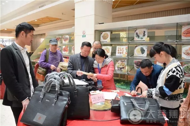 微聚焦丨人大代表陆续报到 怀揣民意共话民生